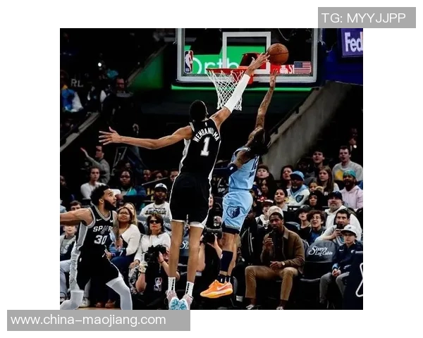 文班亚马新秀赛季表现惊艳场均20分10篮板3盖帽领跑全联盟