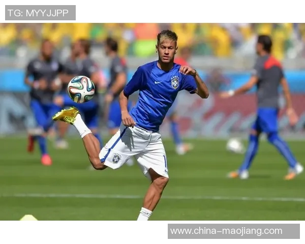 马丁内斯的传奇之路：从草根球员到世界足球巨星的奋斗历程