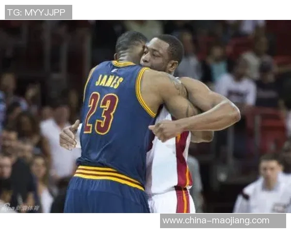 韦德与詹姆斯巅峰对决经典战役回顾与精彩瞬间解析